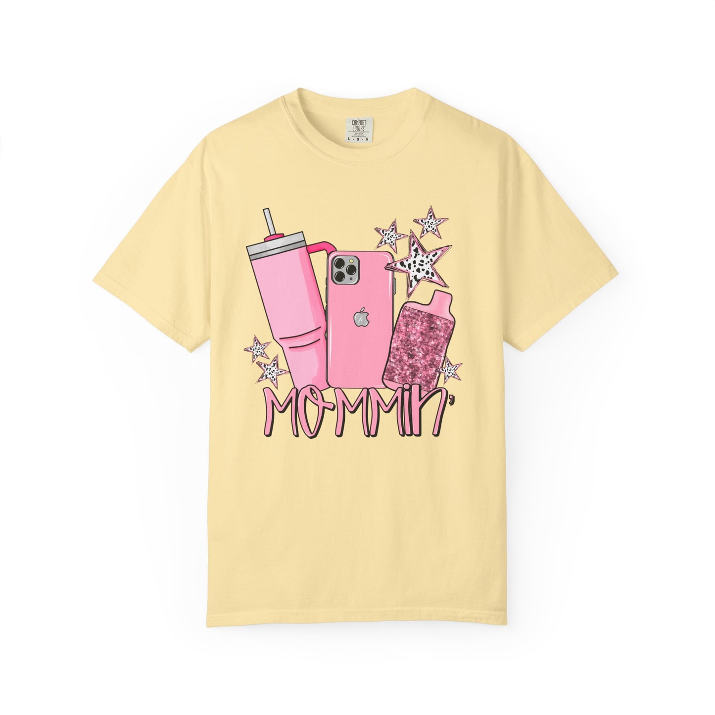 💖 “Mommin’ Ain’t Easy” Tee – Stanley in Hand, iPhone on Lock, and Vibes Only 💋