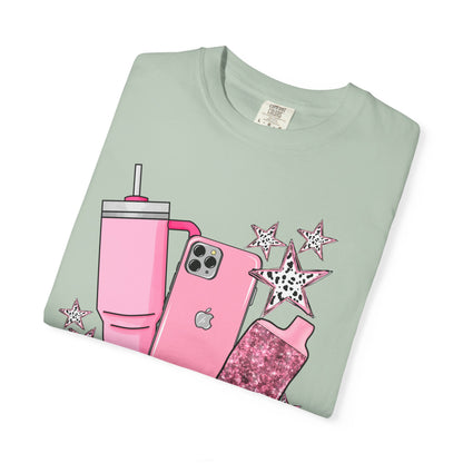 💖 “Mommin’ Ain’t Easy” Tee – Stanley in Hand, iPhone on Lock, and Vibes Only 💋