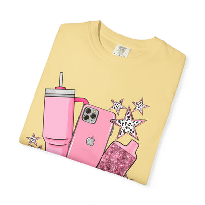 💖 “Mommin’ Ain’t Easy” Tee – Stanley in Hand, iPhone on Lock, and Vibes Only 💋