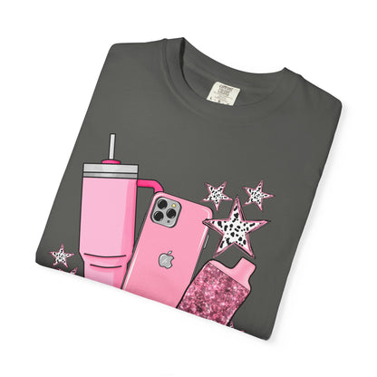 💖 “Mommin’ Ain’t Easy” Tee – Stanley in Hand, iPhone on Lock, and Vibes Only 💋