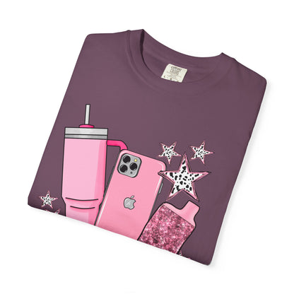 💖 “Mommin’ Ain’t Easy” Tee – Stanley in Hand, iPhone on Lock, and Vibes Only 💋