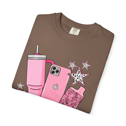 💖 “Mommin’ Ain’t Easy” Tee – Stanley in Hand, iPhone on Lock, and Vibes Only 💋